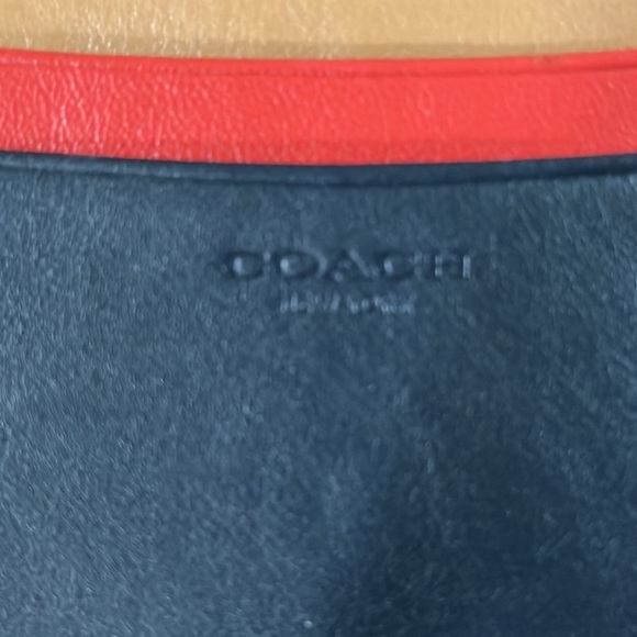 Coach Legacy Multi Color Navy/Red/Tan 🔑 holder. Has 2 pockets in the outside. - Picture 3 of 10